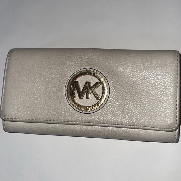 Michael Kors Women's White and Gold Wallet-purses - Picture 1 of 4